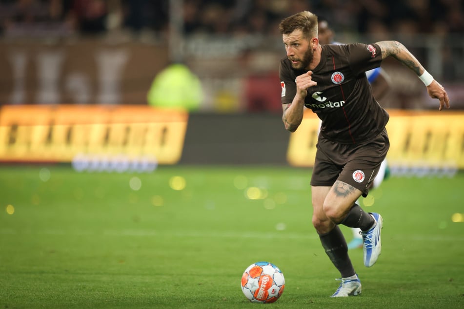 In Deutschland spielte Burgstaller zuletzt zwischen 2020 und 2022 für den FC St. Pauli.