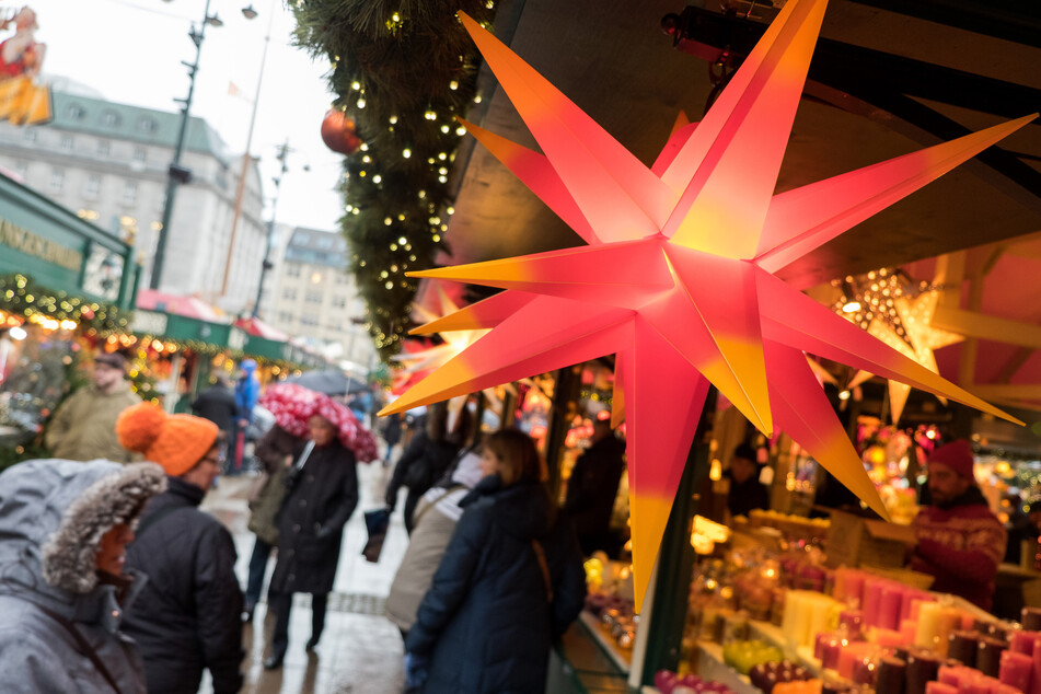 Auf den kleinen Weihnachtsmärkten in Hamburg herrscht gemütliche Stimmung fernab vom großen Trubel. (Symbolbild)