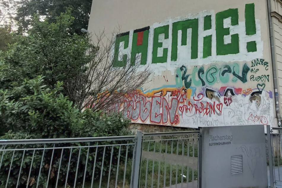 Leipzig: Riesiges Fußball-Graffito an Leipziger Hauswand gesprüht: 36-Jähriger gestellt