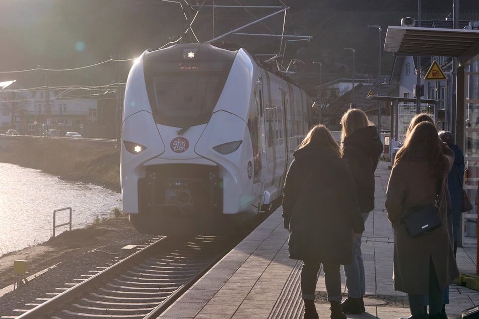 Bahn streicht Züge über die Feiertage: Köln, Wuppertal und Hagen betroffen