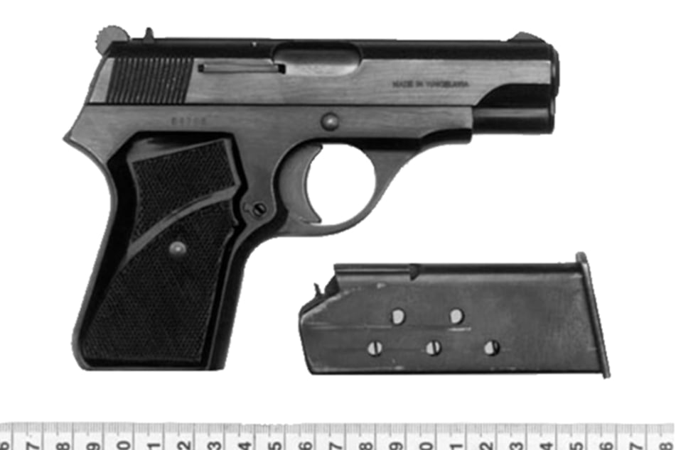 Mit solch einer Pistole des Herstellers Crvena Zastava (Modell Nummer 67 oder 70) wurde Miljan Grujicic erschossen.