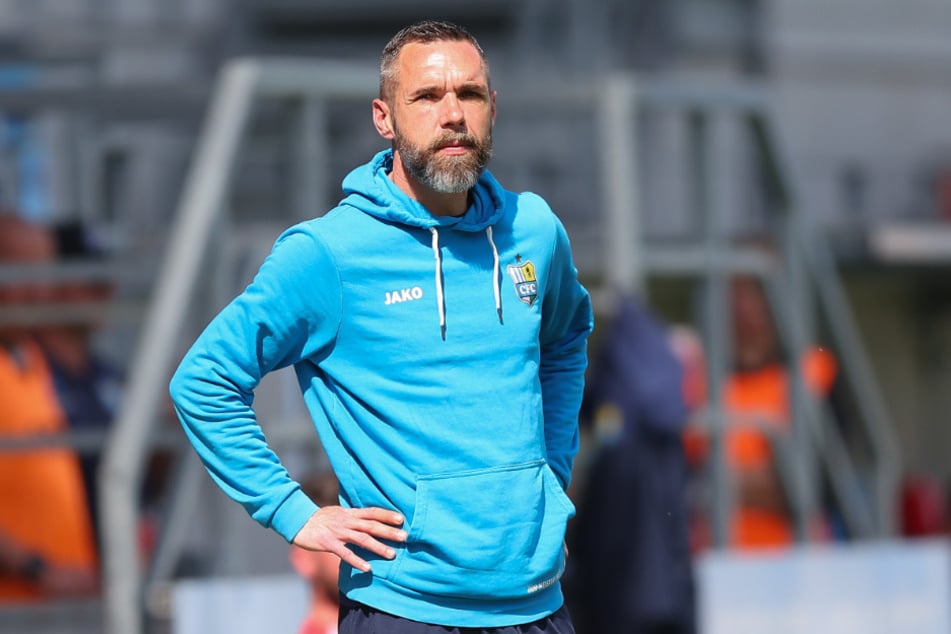 Nach vier Wochen Pause startete Christian Tiffert (42) am heutigen Montag wieder mit seiner Mannschaft das Training.