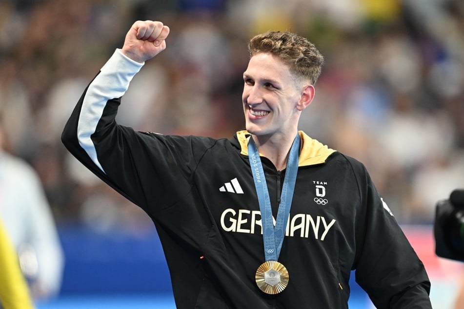 Der Schwimmer Lukas Märtens (22) schwärmte direkt nach seinem Olympia-Gold-Sieg von seiner Heimat Magdeburg und dem Verein FCM.