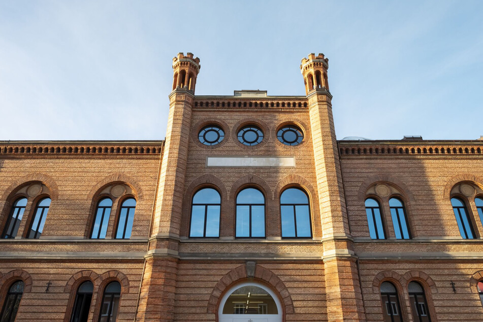 Die Fakultät für Design der Hochschule München in der Lothstraße 17. Hier soll es zu dem sexualisierten Gewaltverbrechen gekommen sein.