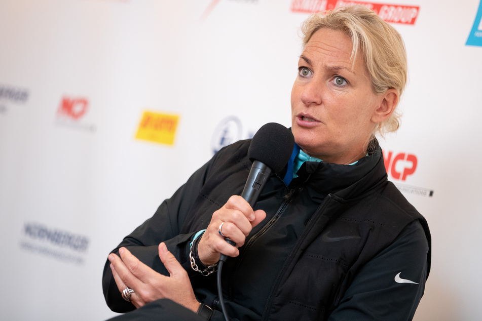 In Köln ist ein Damen-Tennis-Turnier offenbar an der langsamen Reaktion der Damen-Organisation WTA gescheitert, wie die Turnierdirektorin Barbara Rittner mitteilte.