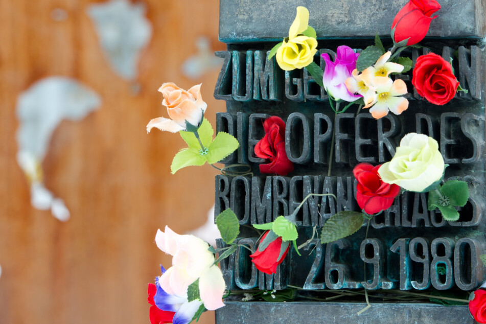 Der lange geforderte Fonds von Bund, Land und Stadt München für Opfer des Oktoberfest-Attentats soll 1,2 Millionen Euro umfassen.