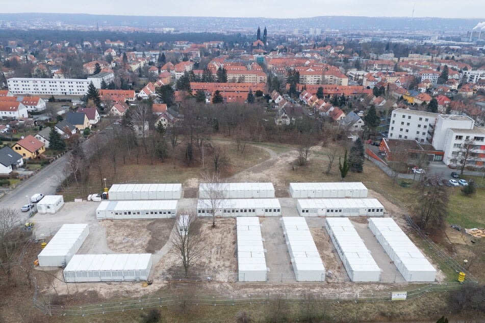 Eines der sechs Container-Dörfer Dresdens öffnet in Strehlen für geflüchtete Familien. Hier Aufnahmen einer Drohne.
