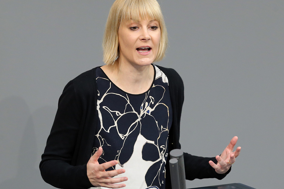 Die Bundestagsabgeordnete Nicole Gohlke (45, Linke) aus München vertritt eine klare Meinung - und fordert ein entsprechendes Handeln.