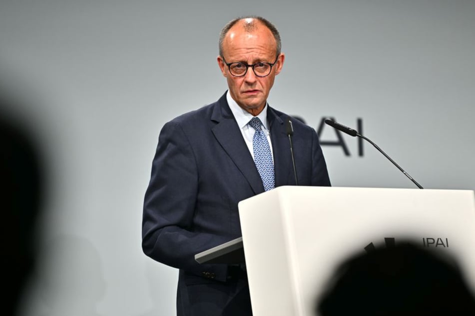 Friedrich Merz (70, CDU) ist immer wieder Zielscheibe von Beleidigungen.