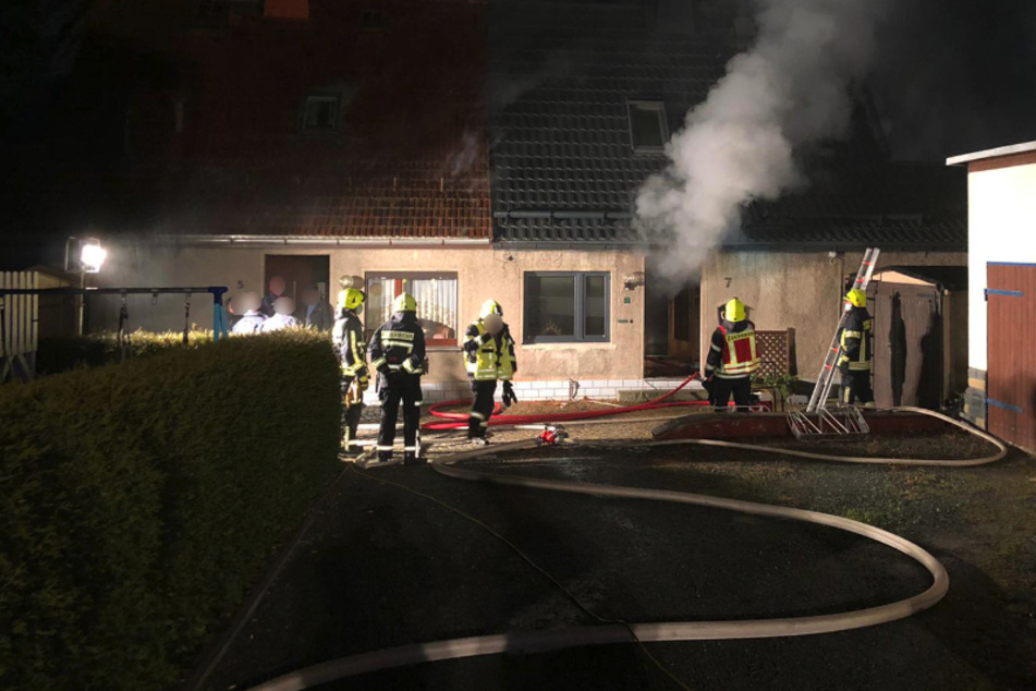 Offenbar legten Einbrecher das Feuer in der Doppelhaushälfte in Zschopau.