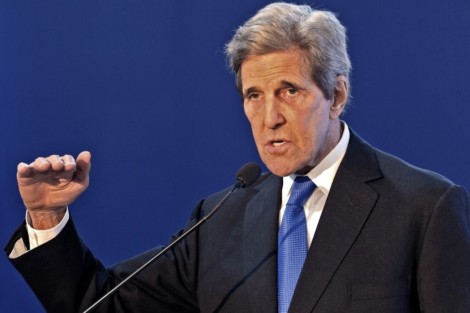 US climate envoy John Kerry has said he wants to see a statistical analysis of the environmental damage that would be wrought by the Cumbria coal mine in the UK.