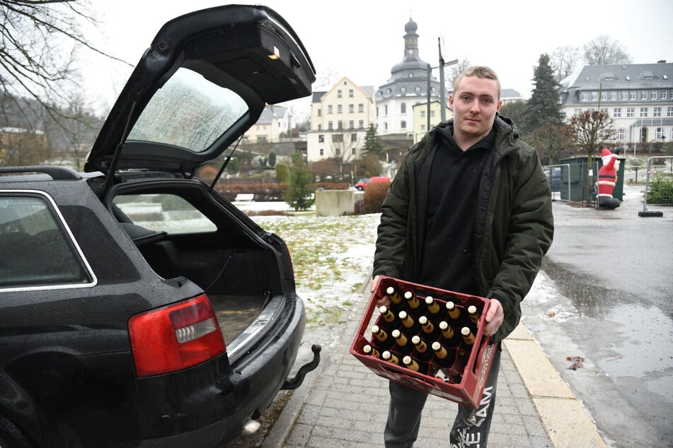 Der Verlust von drei Flaschen Bier ist für Max Herold (24) das allerkleinste Übel.