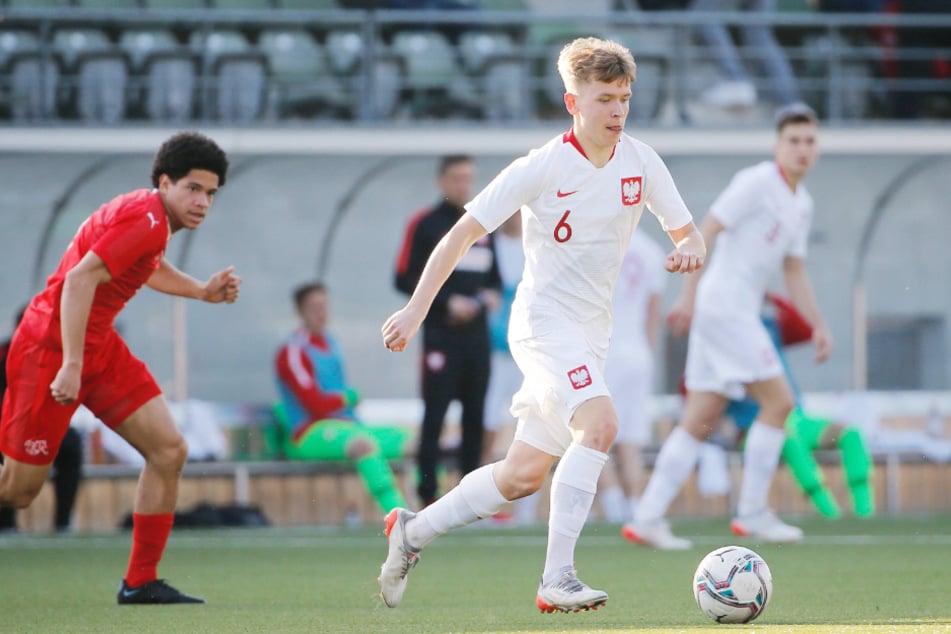 Antoni Kozubal (17, r.) beim U18-Freundschaftsspiel der Polen gegen die Schweiz.