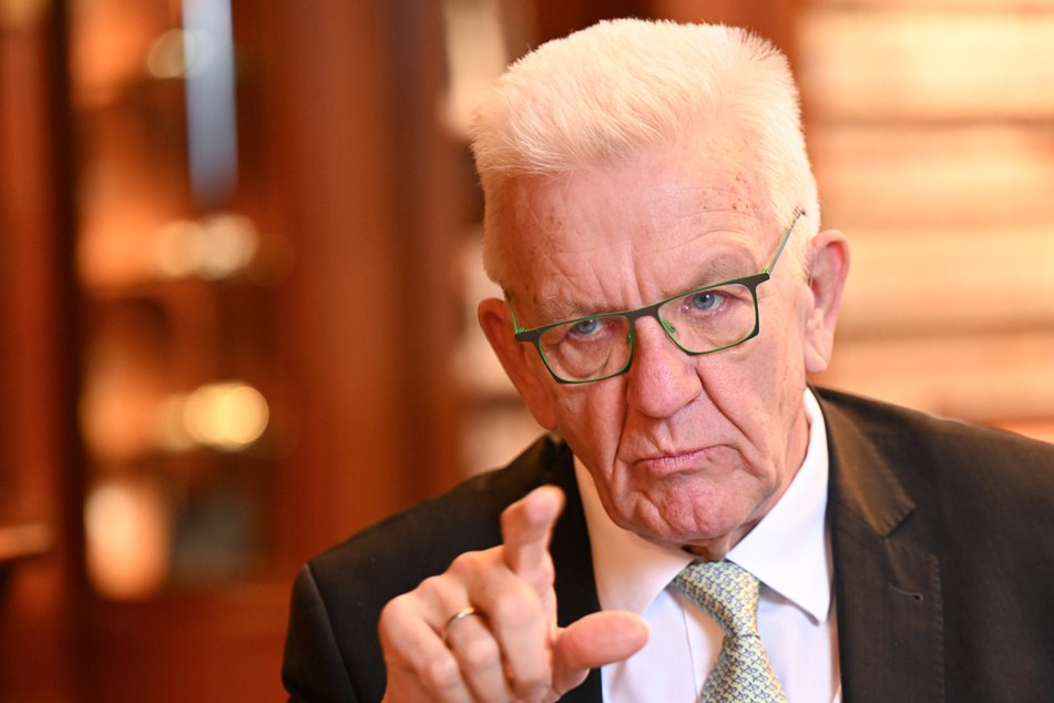 Ministerpräsident Winfried Kretschmann (75, Grüne) will vor Ort eruieren, wie man zukünftig mit politischem Diskurs umgehe.