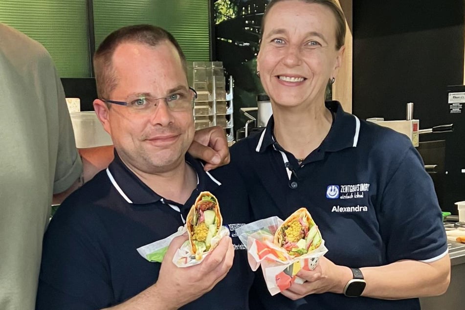 Christoph (39) und Alexandra (42), die Betreiber von "Zentgrafs Imbiss", sind begeistert, als Frank Rosin ihnen vorschlägt, die Speisekarte um Wraps zu erweitern.