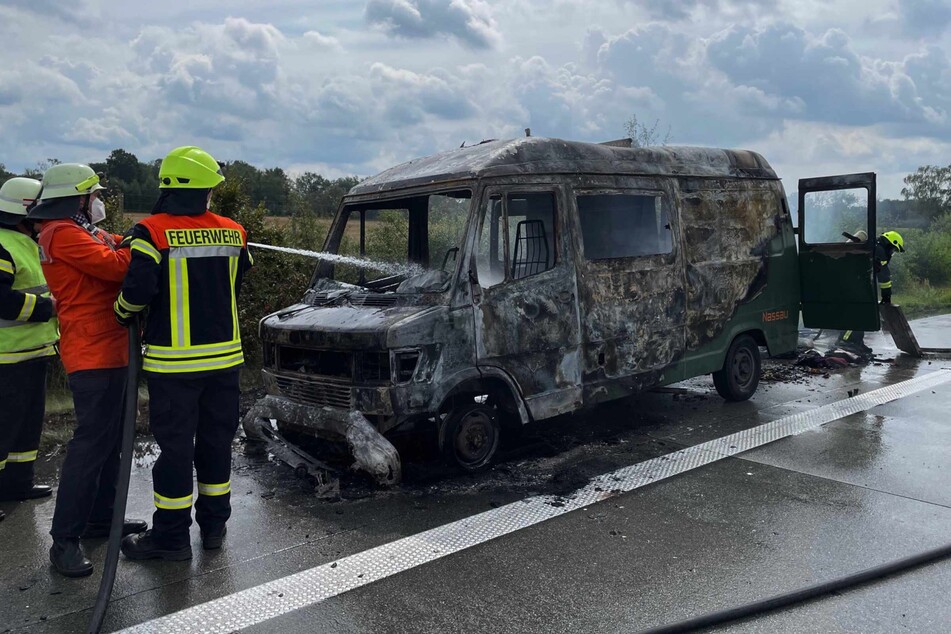 Das Wohnmobil brannte vollständig aus.