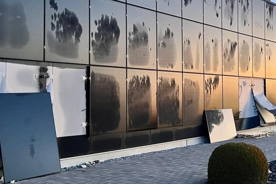 Einbruch in Firma: Täter richten hohen Schaden an, aber klauen wohl nichts