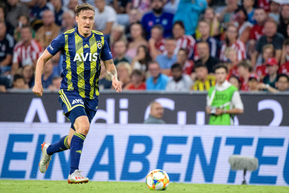 Max Kruse (32) im Trikot seines Ex-Klubs Fenerbahce Istanbul, der noch immer gegen Kruses Kündigung vorgeht und einen ablösefreien Wechsel verhindern will.