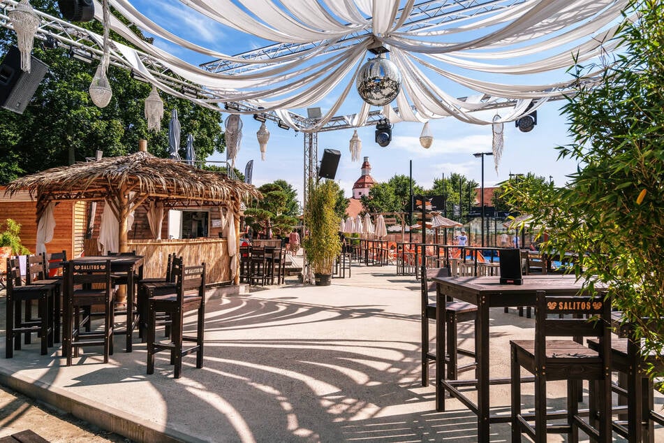 Die Open-Air-Beachlocation ist der perfekte Ort für einen CUPRA Launch.