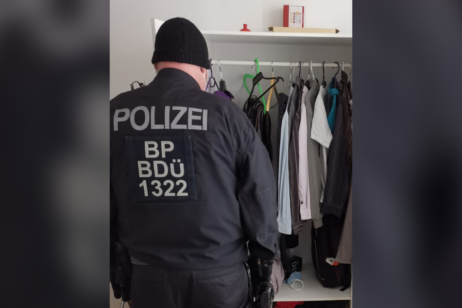 Die Bundespolizei durchsuchte die Wohn- und Geschäftsräume des 53-jährigen Hauptverdächtigen.