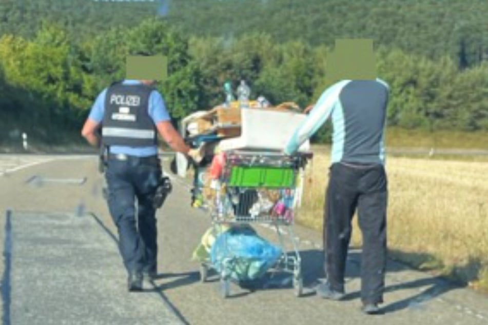 Die Polizei musste einschreiten und ihn von der Autobahn geleiten - erzieherisches Gespräch inklusive.