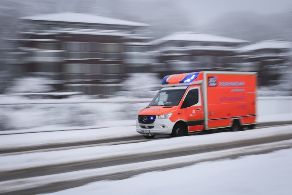 Am Morgen sorgten glatte Straßen für mehrere Unfälle in Sachsen-Anhalt. (Symbolfoto)