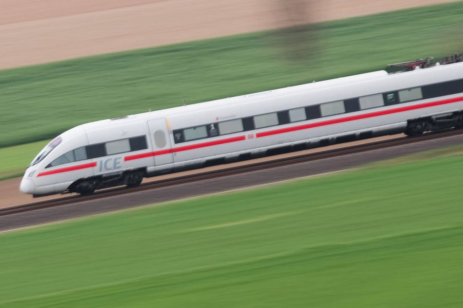 Schnell mal mit Kind und Kegel im ICE nach Köln - für Chryssanthi Kavazi leichter gesagt als getan. (Symbolbild)