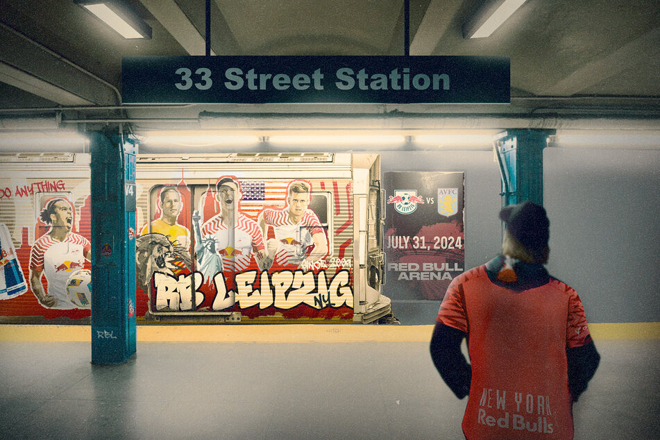 Visualisiert: Eine New Yorker U-Bahn-Station weist aufs Testspiel RB Leipzig gegen Aston Villa hin.