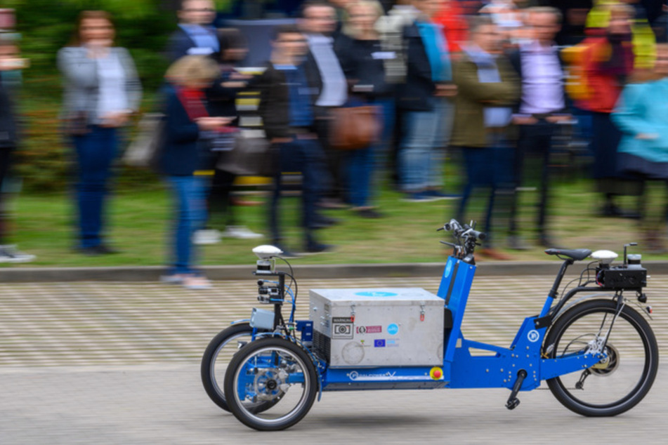 Wissenschaftler der Uni Magdeburg entwickeln autonome Lastenräder