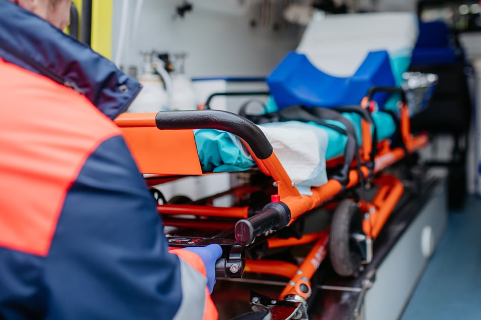 Schwerer Verkehrsunfall auf Landstraße: Vier Verletzte bei Frontal-Crash