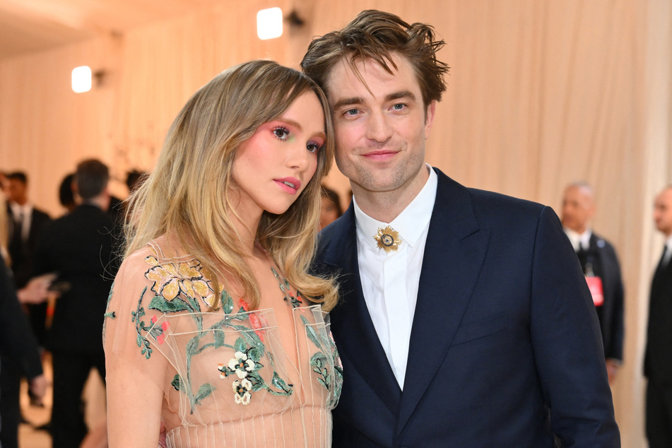 Robert Pattinson and Suki Waterhouse have welcomed their first baby.