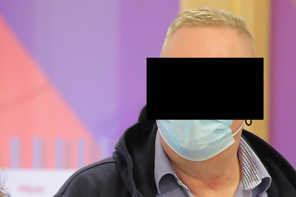 Prozess um PS-Rüpel: Studentin war zwischen Benz und Bordstein eingeklemmt