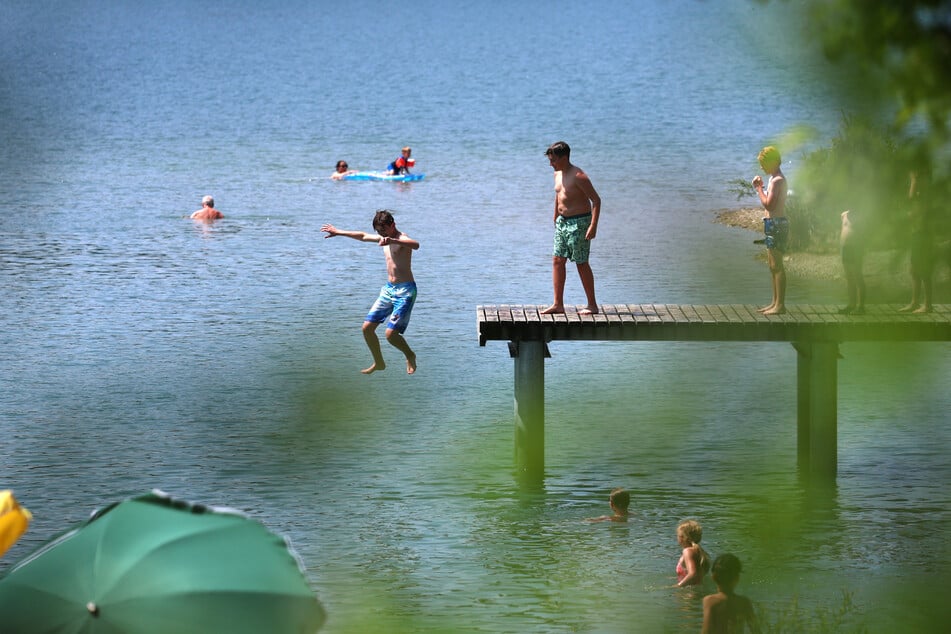 Bundesweit dürfen wir uns am Wochenende auf hochsommerliches Wetter freuen.