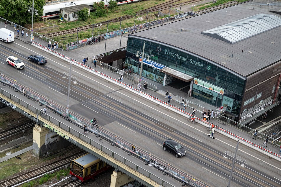 Der S-Bahnhof Warschauer Straße wurde in der Nacht zum Sonntag Schauplatz eines brutalen Angriffs. (Archivfoto)