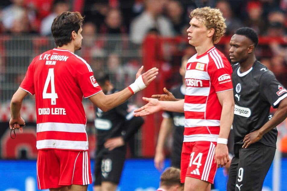 Nach Diogo Leite (27, l.) könnte Union Berlin mit Leopold Querfeld (22) einen weiteren Innenverteidiger verlieren.