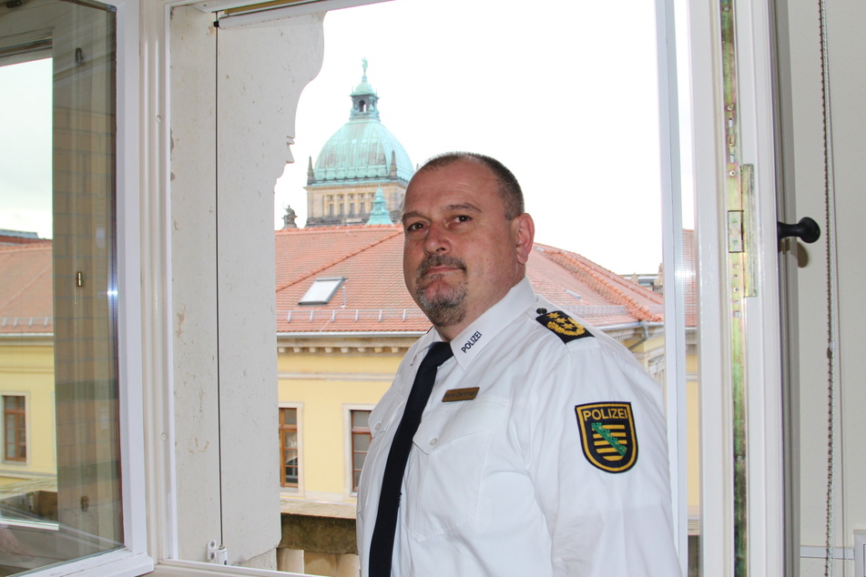 Setzt jetzt auf KI bei den Ermittlungen: Leipzigs Polizeipräsident René Demmler (51).