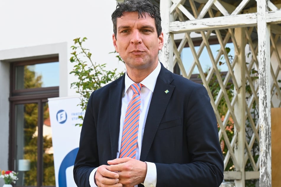 Großpösnas Bürgermeister Daniel Strobel (46, parteilos) ist nicht zufrieden mit dem Krisenmanagement des verantwortlichen Unternehmens.
