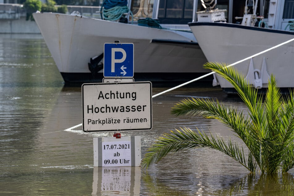 Aktuelle Hochwasser Meldungen aus Deutschland gibt es auf TAG24. © dpa/Armin Weigel
