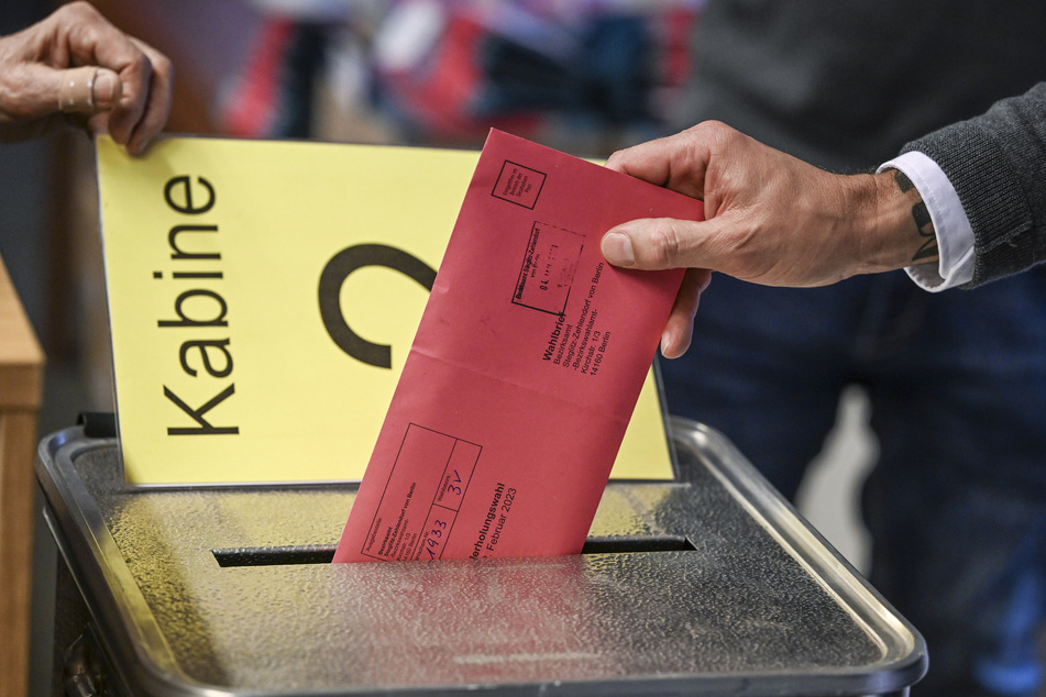 Die Stimme zum Berliner Abgeordnetenhaus kann bis zum 12. Februar um 18 Uhr auch per Briefwahl abgegeben werden.