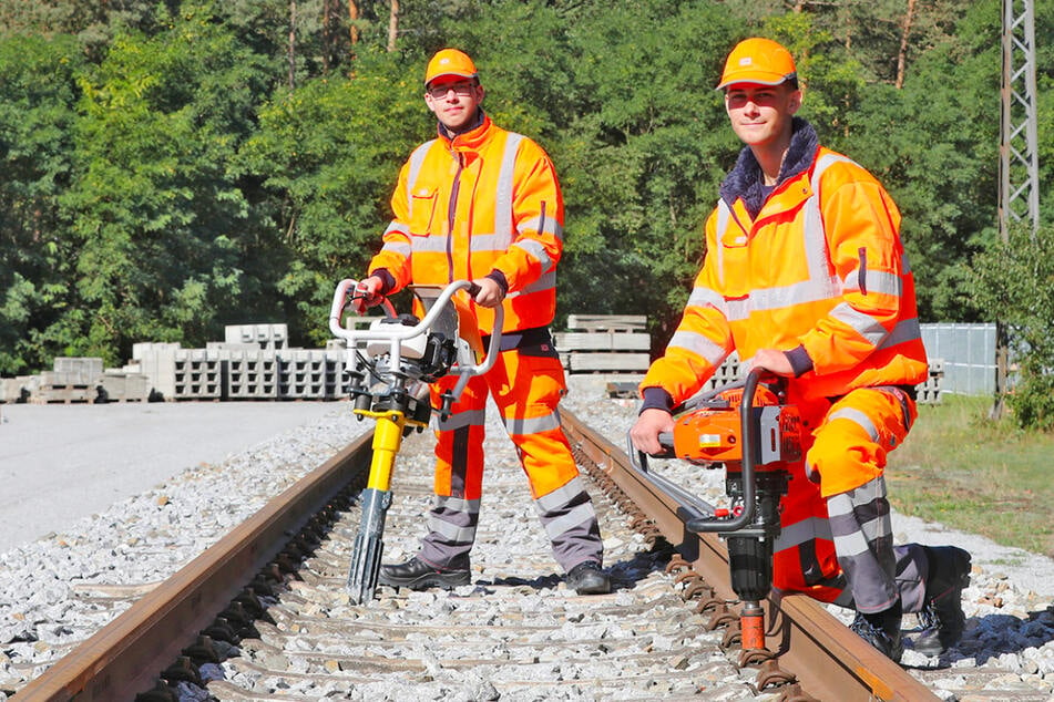 Als Gleisbaufacharbeiter / Tiefbaufacharbeiter (m/w/d) sorgst Du für ein modernes Schienennetz und so für einen sicheren Bahnverkehr.