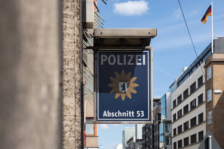 Auf der Wache im Abschnitt 53 in der Berliner Friedrichstraße herrschen katastrophale Zustände.