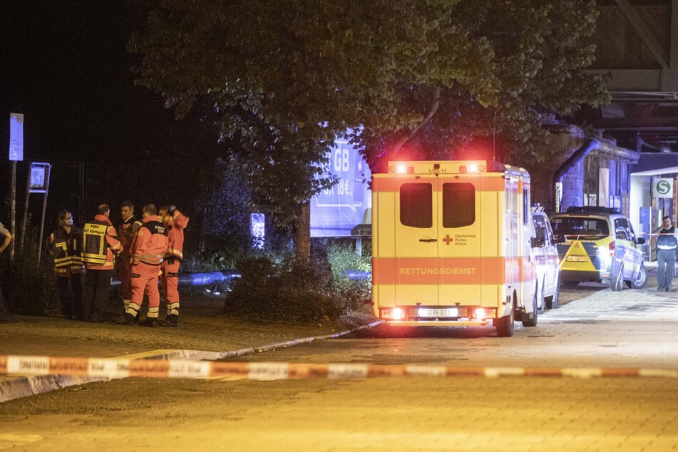 Mit dem Rettungswagen wurde die Frau (†42) zunächst in ein Krankenhaus gebracht.