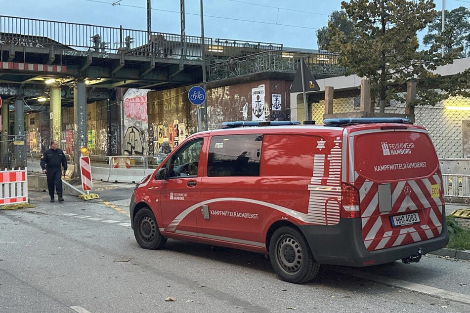 Der Fundort der Fliegerbombe liegt direkt an einer Bahnstrecke.