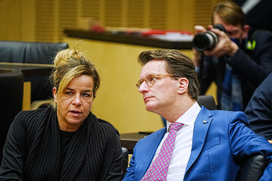 Hendrik Wüst (47, CDU) und Mona Neubaur (45, Grüne) sind für das Hilfspaket zur Krisenbewältigung.