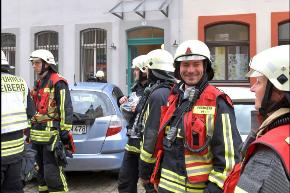 OB-Kandidat Philipp Preißler (40, parteilos) inszeniert den Feuerwehreinsatz auf seinem Facebook-Profil.