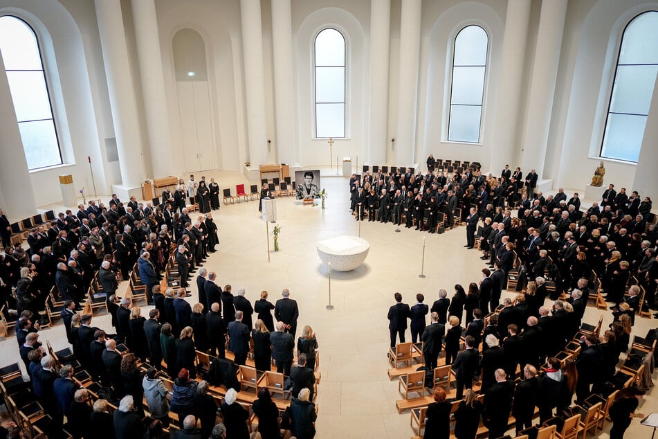 Abschied von einer Legende: Trauerstaatsakt für Rita Süssmuth