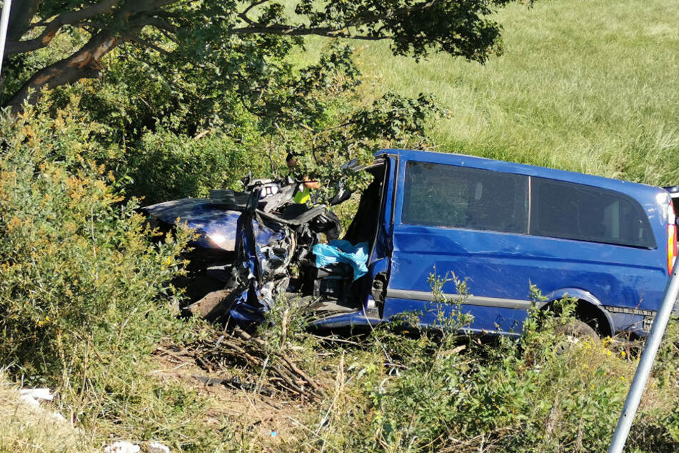 Zwei Verletzte bei schwerem Unfall auf der A14