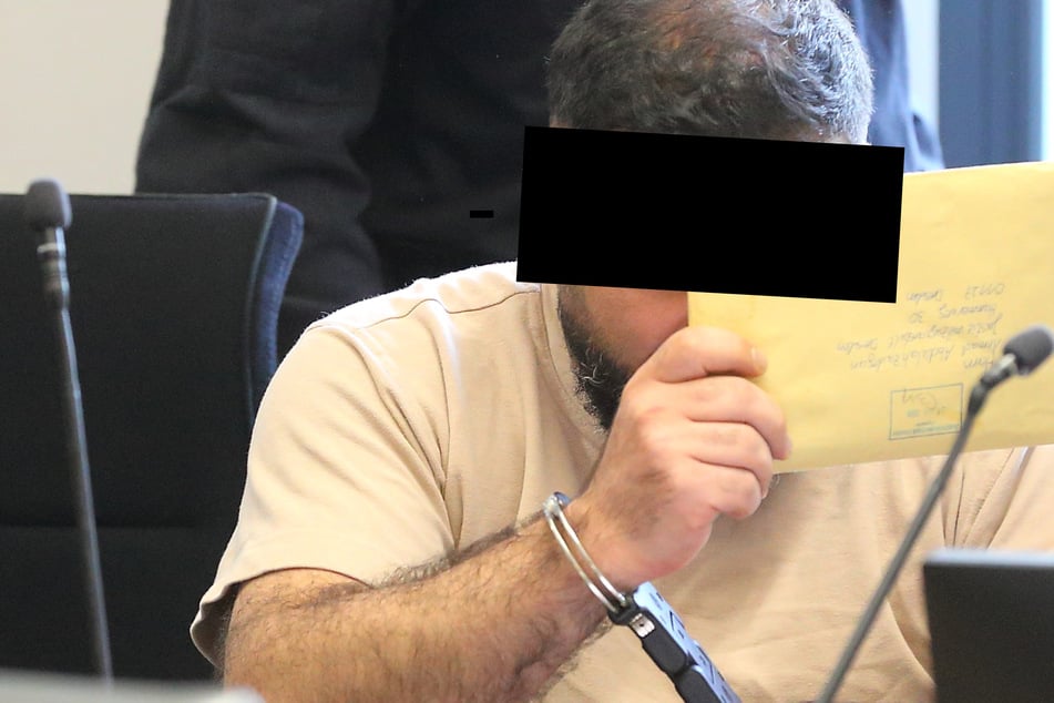 LKA-Fahnder warten am Bahnsteig: Fahrgast hat ein halbes Kilo Opium im Sack