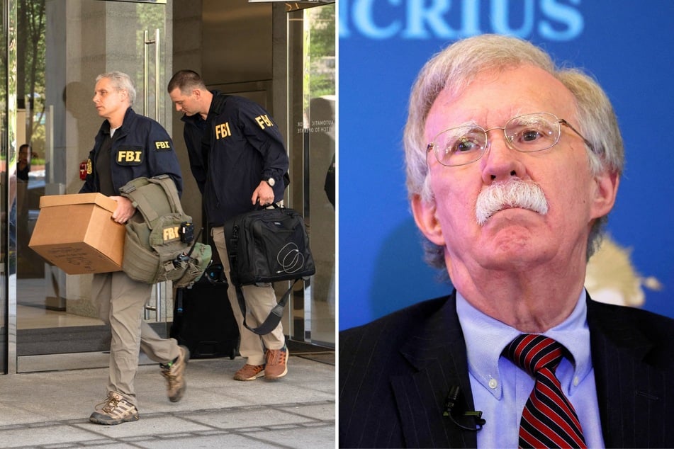 During a recent raid of Donald Trump's former advisor John Bolton (r.), FBI agents allegedly uncovered various classified and secret government documents.