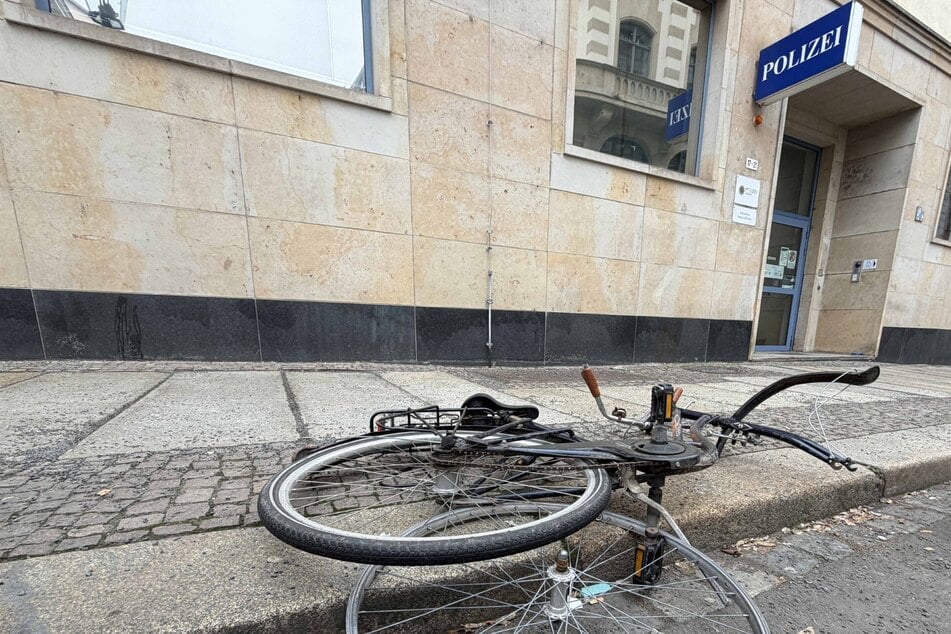 An vielen Orten liegen die Wracks im Weg herum. (Archivfoto)